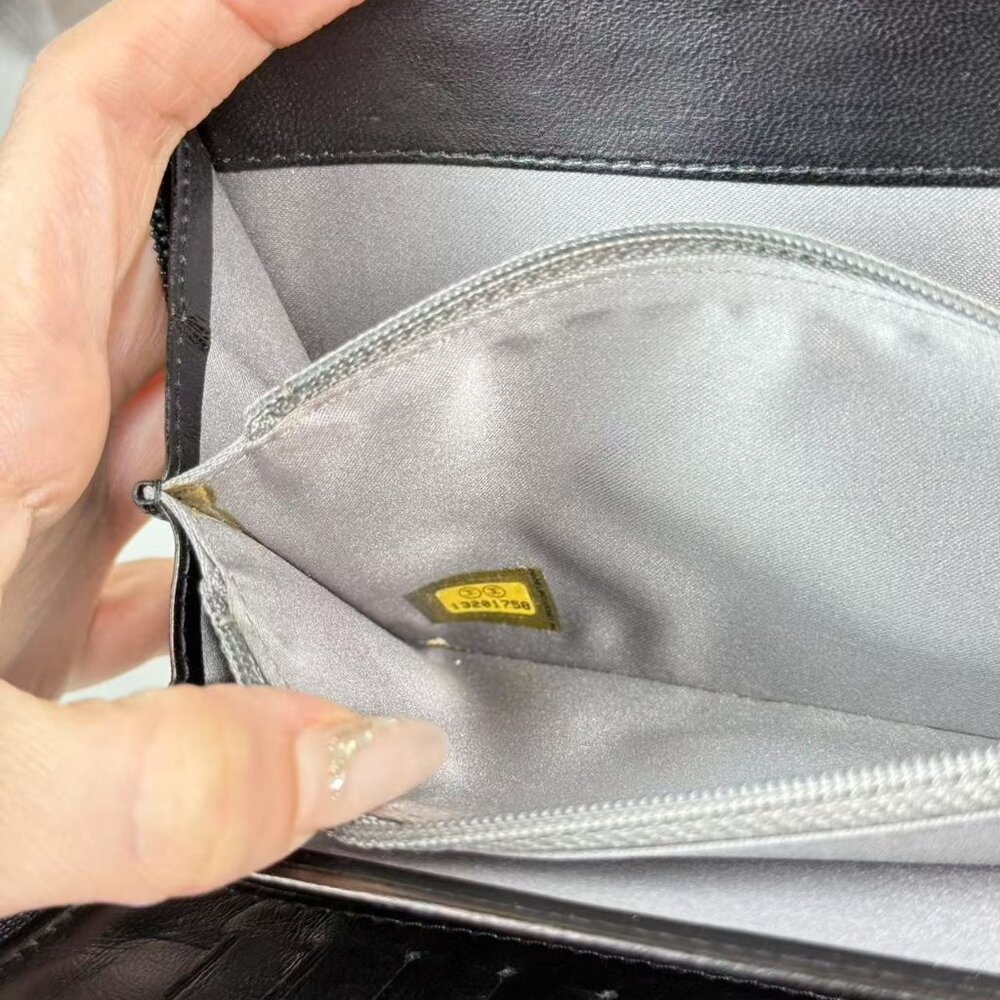Chanel Black Large Wallet Elegant Design & Functional Features for Everyday Use - Picture 10 of 10